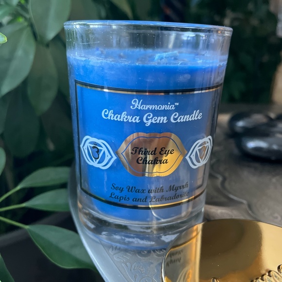 SOY WAX Myrrh Lapis and Labradorite Chakra Gem Candle - Picture 4 of 5